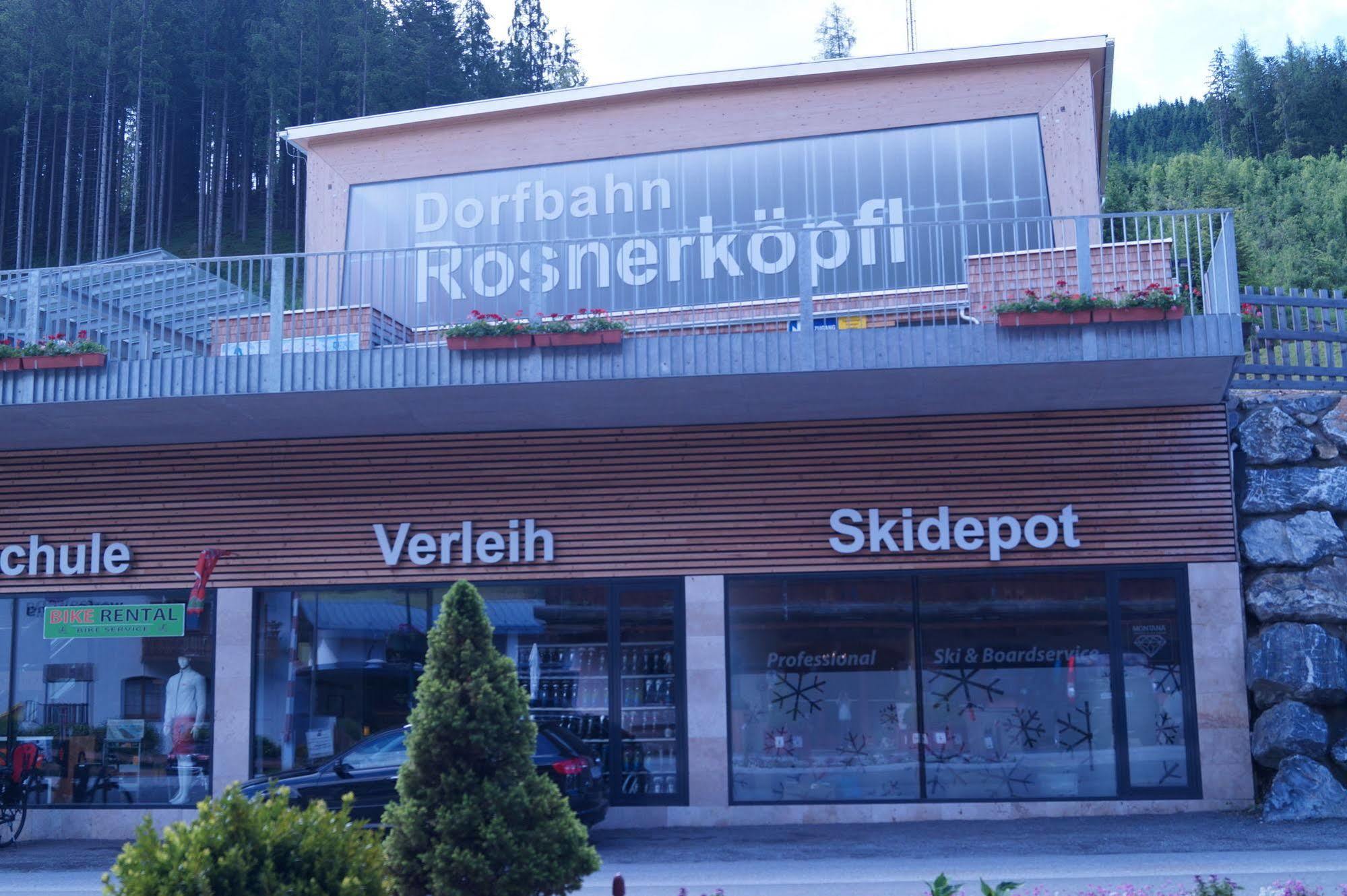 Hotel Wenger Alpenhof Werfenweng Exterior photo